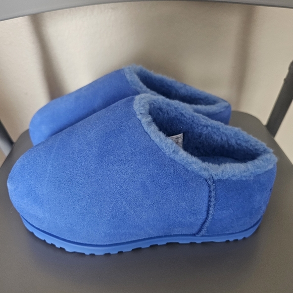 UGG Blue Cozy Slippers - Picture 11 of 15